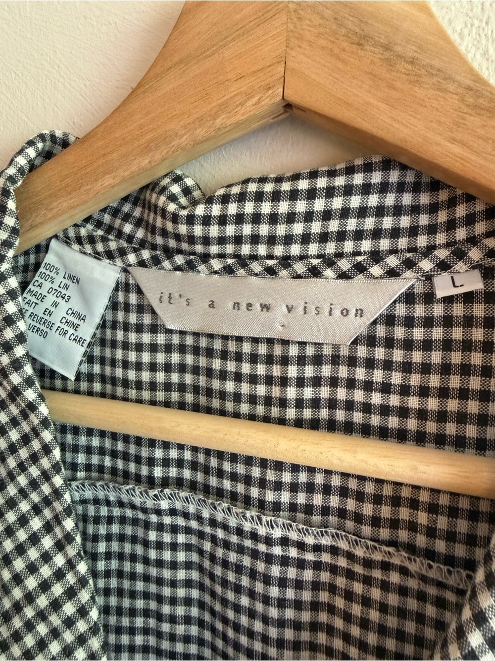It's a New Vision | 100% Linen | Gingham Sleeveless Button-Up Top | Size L - Picture 4 of 12
